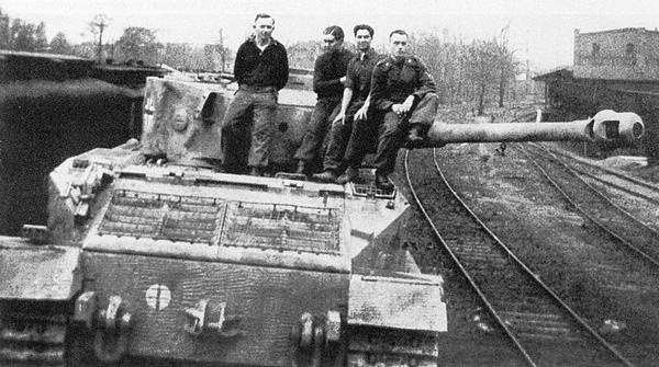 Иллюстрация к книге — «Элефант». Тяжёлое штурмовое орудие Фердинанда Порше [i_035.jpg]