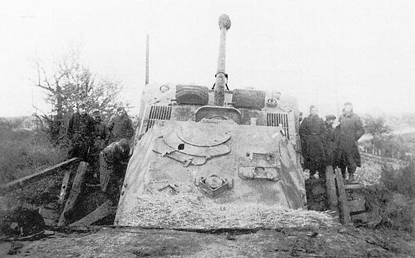 Иллюстрация к книге — «Элефант». Тяжёлое штурмовое орудие Фердинанда Порше [i_060.jpg]