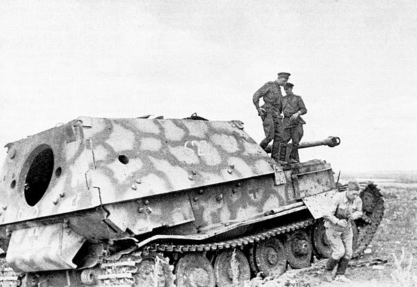 Иллюстрация к книге — «Элефант». Тяжёлое штурмовое орудие Фердинанда Порше [i_085.jpg]