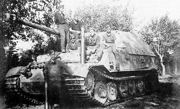 Иллюстрация к книге — «Элефант». Тяжёлое штурмовое орудие Фердинанда Порше [i_102.jpg]