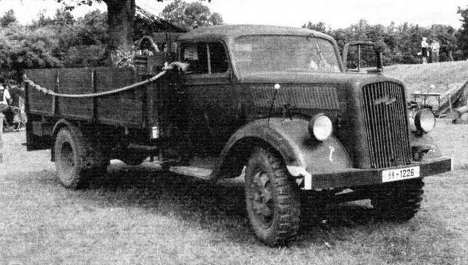 Иллюстрация к книге — Полуторатонные грузовики Германии 1939—1945 гг. [img_40.jpg]