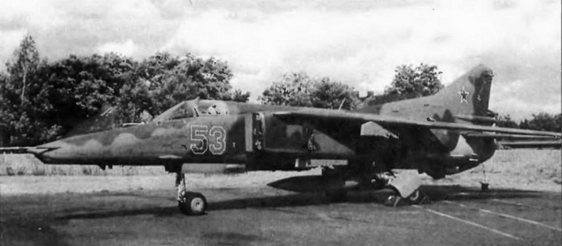 Иллюстрация к книге — Истребитель-бомбардировщик Су-17 [img_107.jpg]