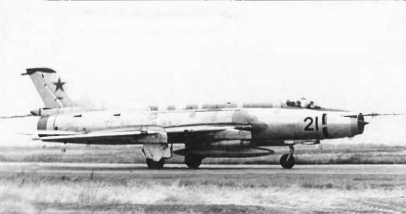 Иллюстрация к книге — Истребитель-бомбардировщик Су-17 [img_11.jpg]