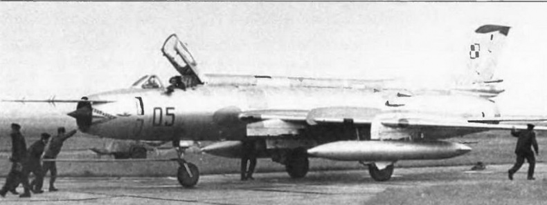 Иллюстрация к книге — Истребитель-бомбардировщик Су-17 [img_124.jpg]