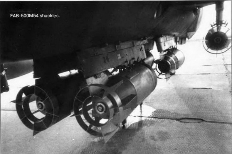 Иллюстрация к книге — Истребитель-бомбардировщик Су-17 [img_148.jpg]