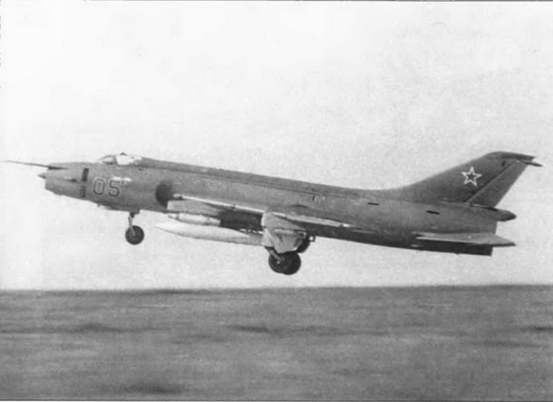 Иллюстрация к книге — Истребитель-бомбардировщик Су-17 [img_20.jpg]