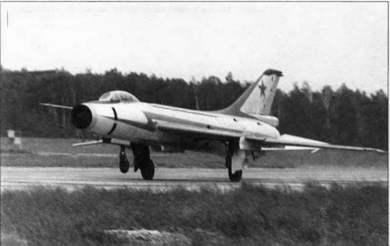 Иллюстрация к книге — Истребитель-бомбардировщик Су-17 [img_4.jpg]