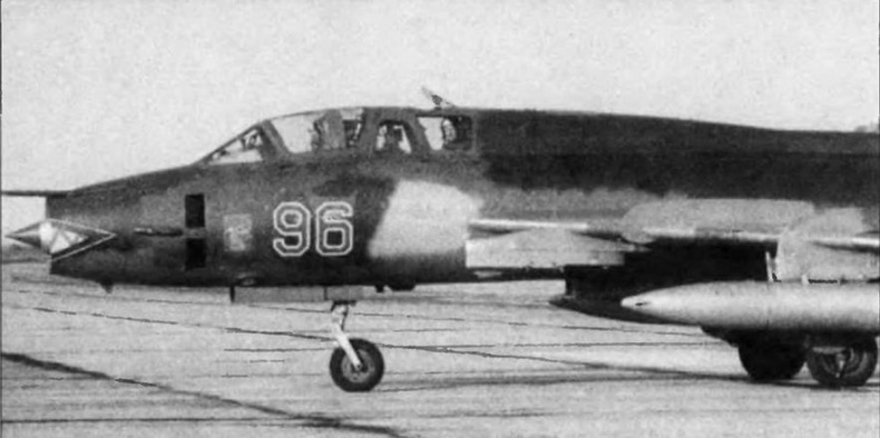 Иллюстрация к книге — Истребитель-бомбардировщик Су-17 [img_46.jpg]