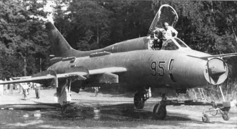 Иллюстрация к книге — Истребитель-бомбардировщик Су-17 [img_48.jpg]