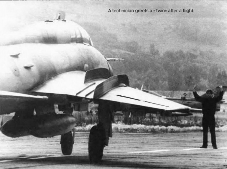 Иллюстрация к книге — Истребитель-бомбардировщик Су-17 [img_61.jpg]