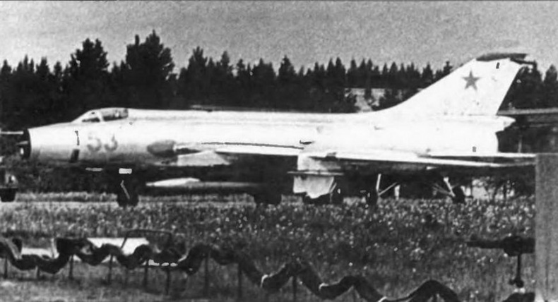 Иллюстрация к книге — Истребитель-бомбардировщик Су-17 [img_9.jpg]