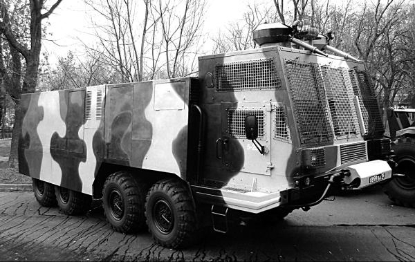 Иллюстрация к книге — Секретные автомобили Советской Армии [_213.jpg]