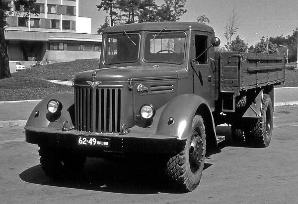 Иллюстрация к книге — Автомобили Советской Армии 1946-1991 [_109.jpg]