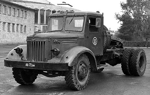 Иллюстрация к книге — Автомобили Советской Армии 1946-1991 [_110.jpg]