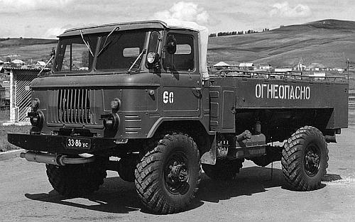 Иллюстрация к книге — Автомобили Советской Армии 1946-1991 [_160.jpg]
