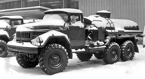 Иллюстрация к книге — Автомобили Советской Армии 1946-1991 [_196.jpg]