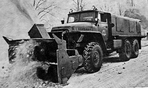 Иллюстрация к книге — Автомобили Советской Армии 1946-1991 [_236.jpg]