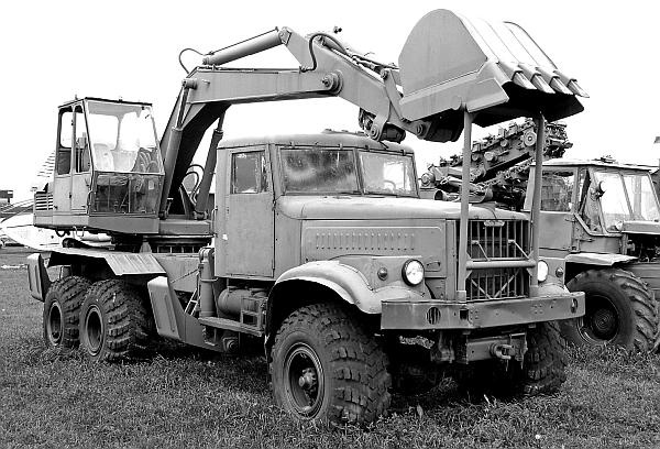 Иллюстрация к книге — Автомобили Советской Армии 1946-1991 [_249.jpg]