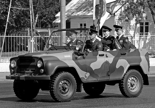 Иллюстрация к книге — Автомобили Советской Армии 1946-1991 [_261.jpg]