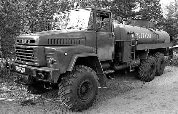 Иллюстрация к книге — Автомобили Советской Армии 1946-1991 [_316.jpg]