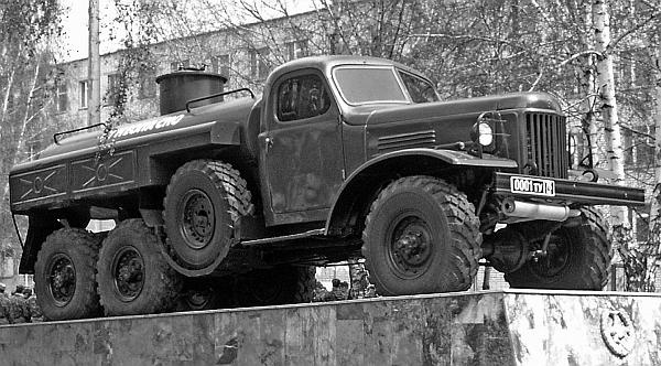 Иллюстрация к книге — Автомобили Советской Армии 1946-1991 [_94.jpg]