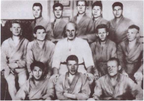 Иллюстрация к книге — Ощепков [i_054.jpg]