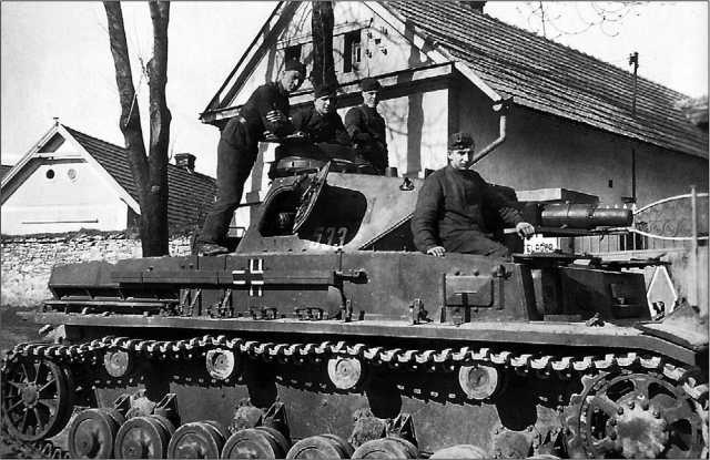 Иллюстрация к книге — Танки III Рейха. Том II [i_141.jpg]