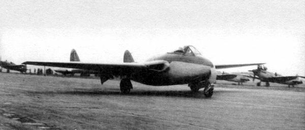 Иллюстрация к книге — Истребитель Де Хэвилленд «Вампир» [i_011.jpg]