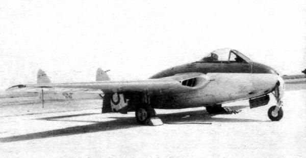 Иллюстрация к книге — Истребитель Де Хэвилленд «Вампир» [i_041.jpg]