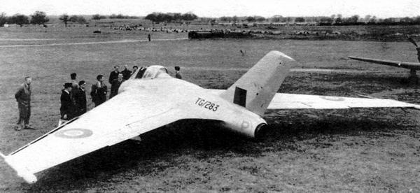 Иллюстрация к книге — Истребитель Де Хэвилленд «Вампир» [i_043.jpg]