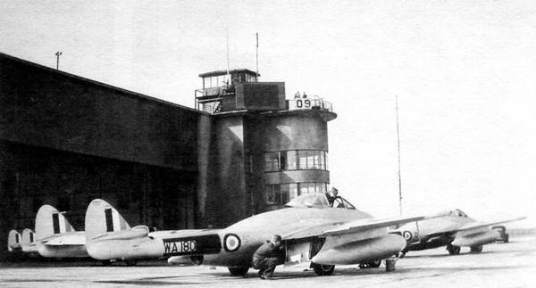 Иллюстрация к книге — Истребитель Де Хэвилленд «Вампир» [i_079.jpg]