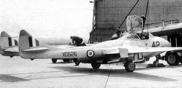 Иллюстрация к книге — Истребитель Де Хэвилленд «Вампир» [i_080.jpg]