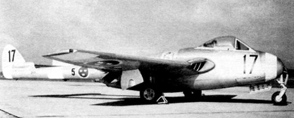 Иллюстрация к книге — Истребитель Де Хэвилленд «Вампир» [i_083.jpg]