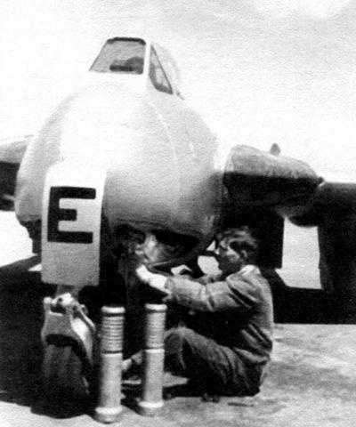 Иллюстрация к книге — Истребитель Де Хэвилленд «Вампир» [i_094.jpg]