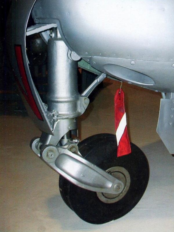 Иллюстрация к книге — Истребитель Де Хэвилленд «Вампир» [i_106.jpg]