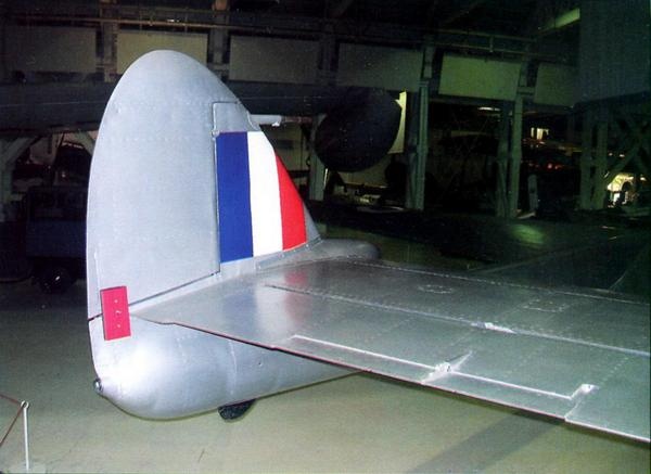 Иллюстрация к книге — Истребитель Де Хэвилленд «Вампир» [i_108.jpg]