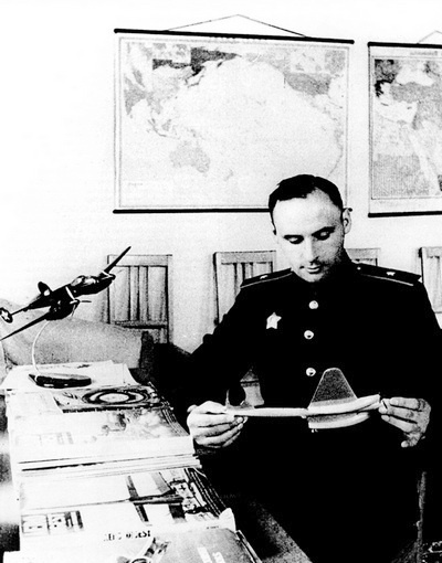 Иллюстрация к книге — Дальний бомбардировщик Ер-2. Самолет несбывшихся надежд [i_008.jpg]