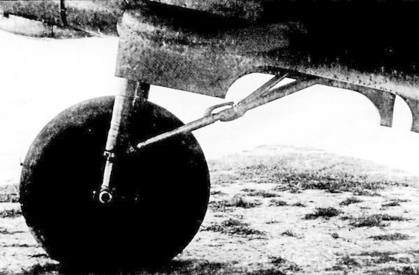 Иллюстрация к книге — Дальний бомбардировщик Ер-2. Самолет несбывшихся надежд [i_021.jpg]