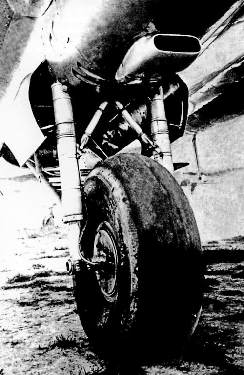 Иллюстрация к книге — Дальний бомбардировщик Ер-2. Самолет несбывшихся надежд [i_022.jpg]