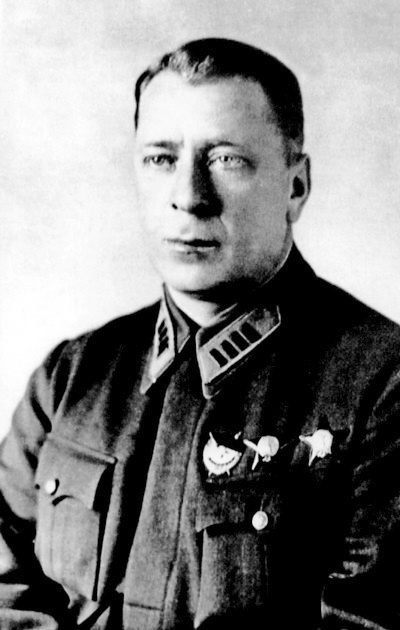 Иллюстрация к книге — Дальний бомбардировщик Ер-2. Самолет несбывшихся надежд [i_033.jpg]