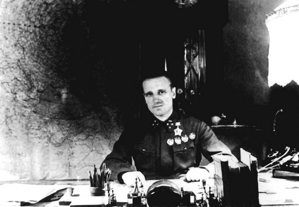 Иллюстрация к книге — Дальний бомбардировщик Ер-2. Самолет несбывшихся надежд [i_040.jpg]