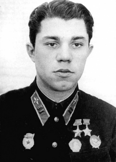 Иллюстрация к книге — Дальний бомбардировщик Ер-2. Самолет несбывшихся надежд [i_045.jpg]