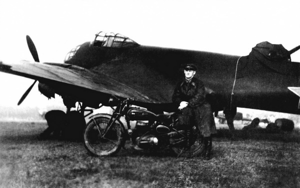 Иллюстрация к книге — Дальний бомбардировщик Ер-2. Самолет несбывшихся надежд [i_048.jpg]