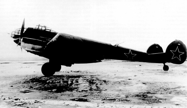 Иллюстрация к книге — Дальний бомбардировщик Ер-2. Самолет несбывшихся надежд [i_095.jpg]