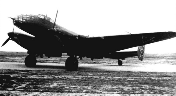 Иллюстрация к книге — Дальний бомбардировщик Ер-2. Самолет несбывшихся надежд [i_101.jpg]