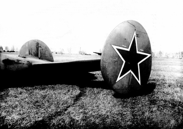 Иллюстрация к книге — Дальний бомбардировщик Ер-2. Самолет несбывшихся надежд [i_106.jpg]