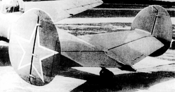 Иллюстрация к книге — Дальний бомбардировщик Ер-2. Самолет несбывшихся надежд [i_108.jpg]