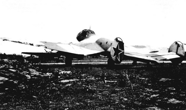 Иллюстрация к книге — Дальний бомбардировщик Ер-2. Самолет несбывшихся надежд [i_133.jpg]