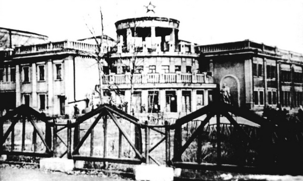 Иллюстрация к книге — Дальний бомбардировщик Ер-2. Самолет несбывшихся надежд [i_145.jpg]