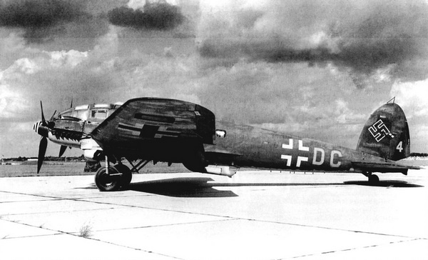 Иллюстрация к книге — Дальний бомбардировщик Ер-2. Самолет несбывшихся надежд [i_147.jpg]